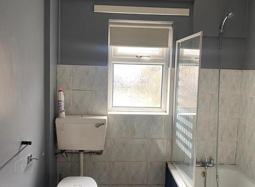 1a Kilwarlin Walk, Belvoir, Belfast, BT8 7EQ
