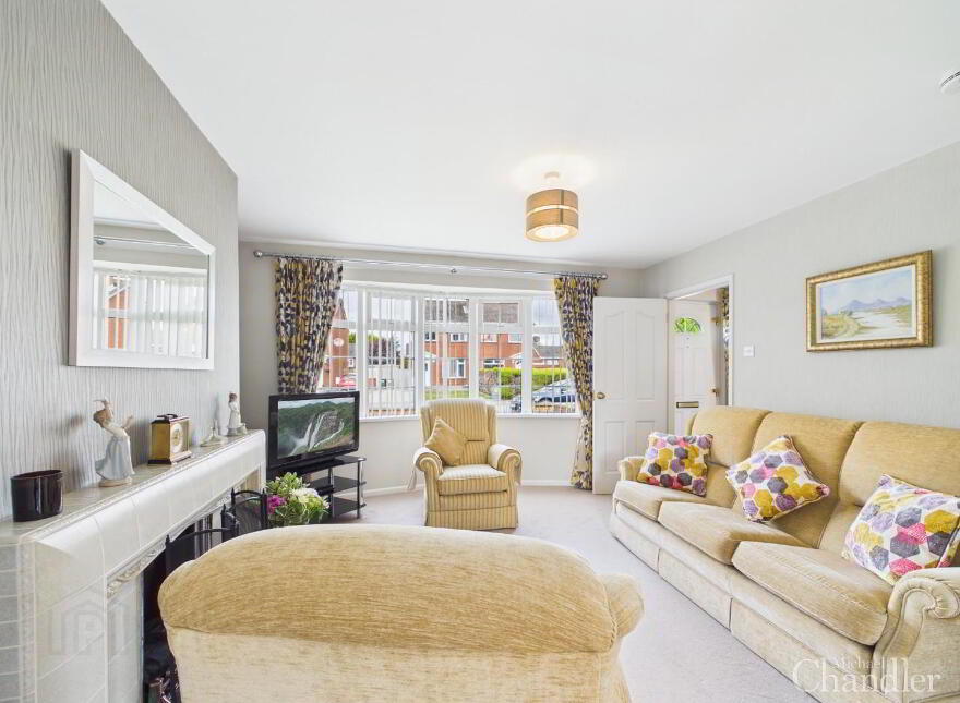 13 Winchester Park, Carryduff, Belfast, BT8 8QG