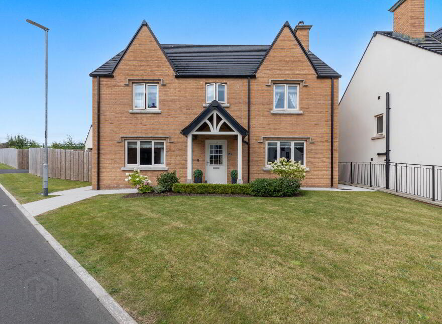 33 Ashgrove Walk, Comber, Newtownards, BT23 5PJ