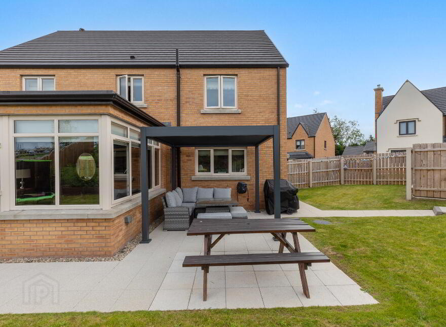33 Ashgrove Walk, Comber, Newtownards, BT23 5PJ