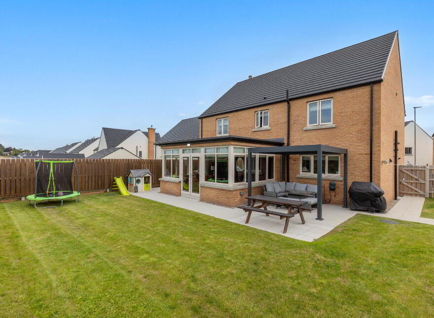 33 Ashgrove Walk, Comber, Newtownards, BT23 5PJ
