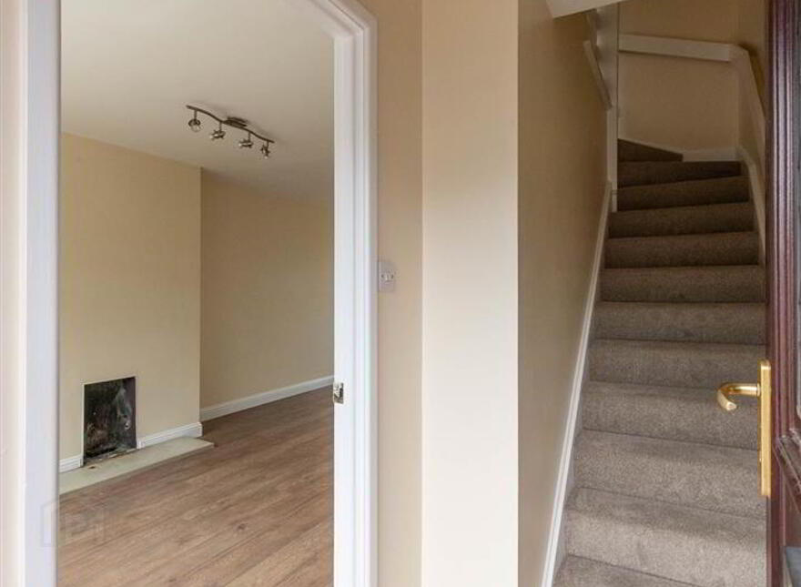 24 Meadowvale Gardens, Carryduff, Belfast, BT8 8PZ