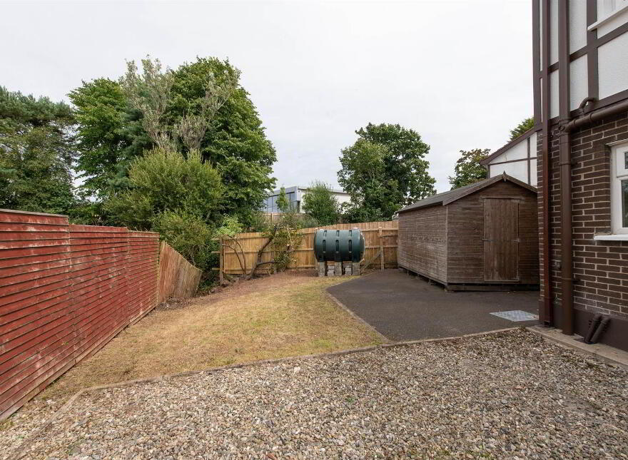24 Meadowvale Gardens, Carryduff, Belfast, BT8 8PZ