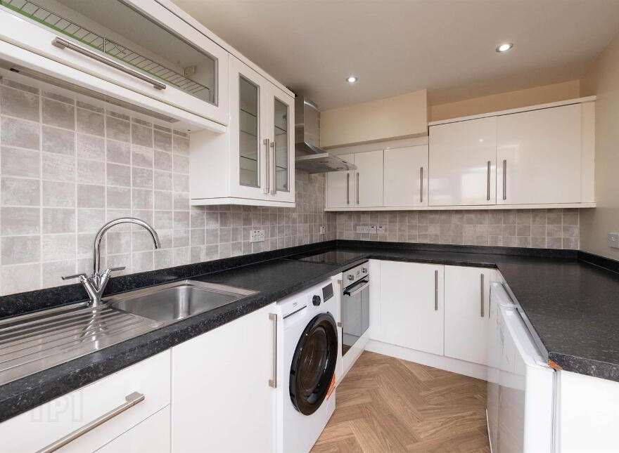 24 Meadowvale Gardens, Carryduff, Belfast, BT8 8PZ