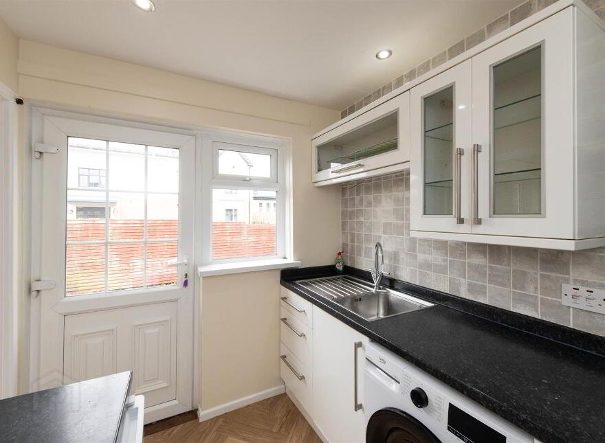 24 Meadowvale Gardens, Carryduff, Belfast, BT8 8PZ