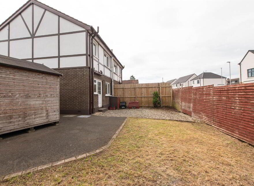 24 Meadowvale Gardens, Carryduff, Belfast, BT8 8PZ