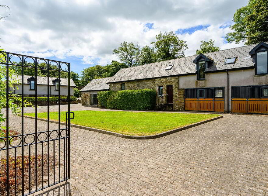 Stone Hill Stud Farm, Ballinvarosig, Carrigaline, P43CP63