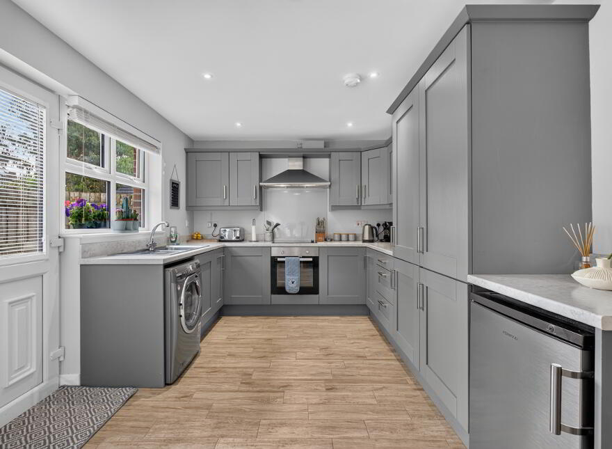 73 Sandhurst Manor, Ballymena, BT42 1FG