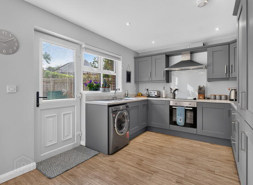73 Sandhurst Manor, Ballymena, BT42 1FG