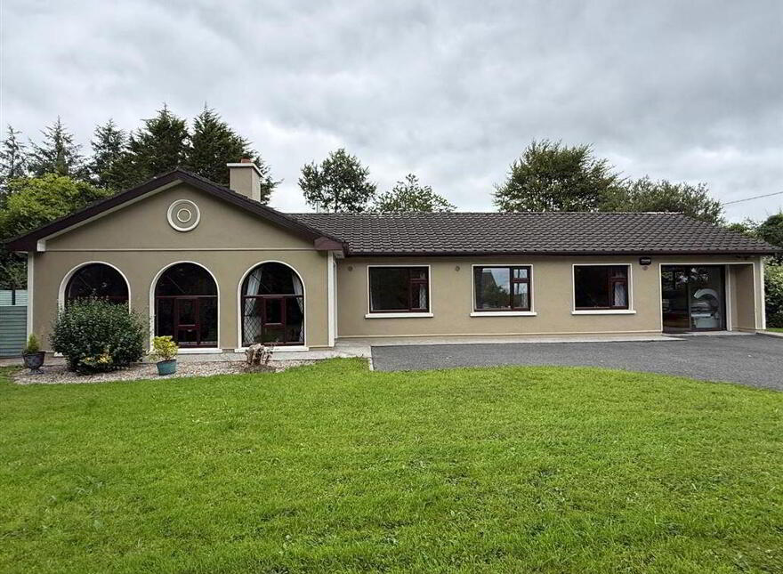 Convent Road, Ballaghaderreen, F45DK19