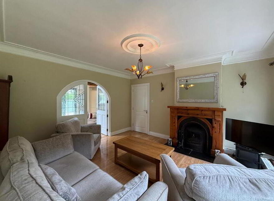 Convent Road, Ballaghaderreen, F45DK19