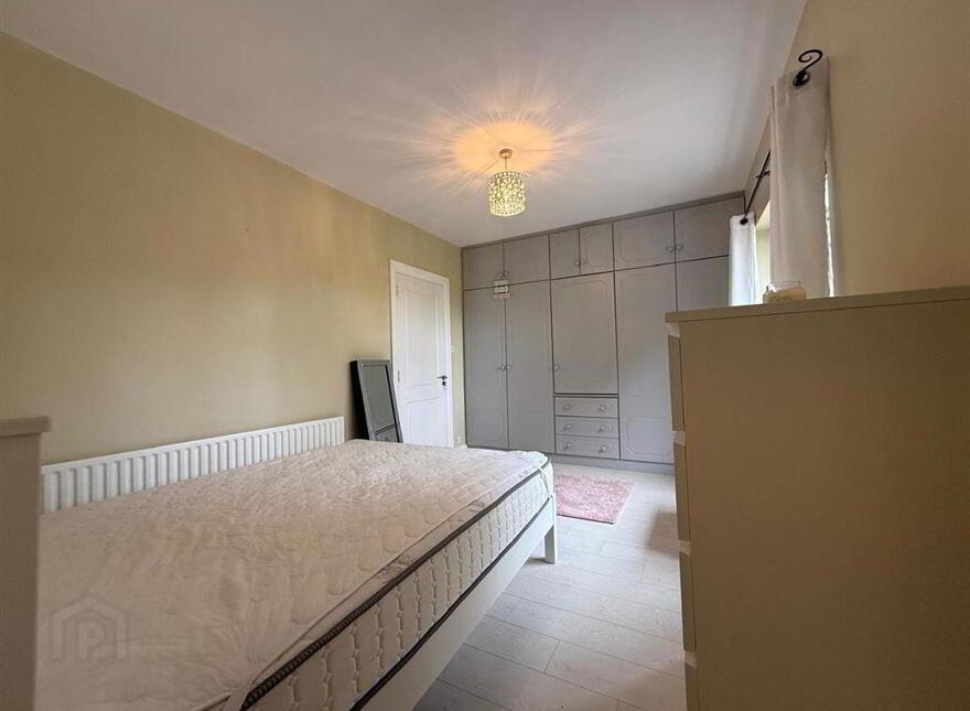 Convent Road, Ballaghaderreen, F45DK19