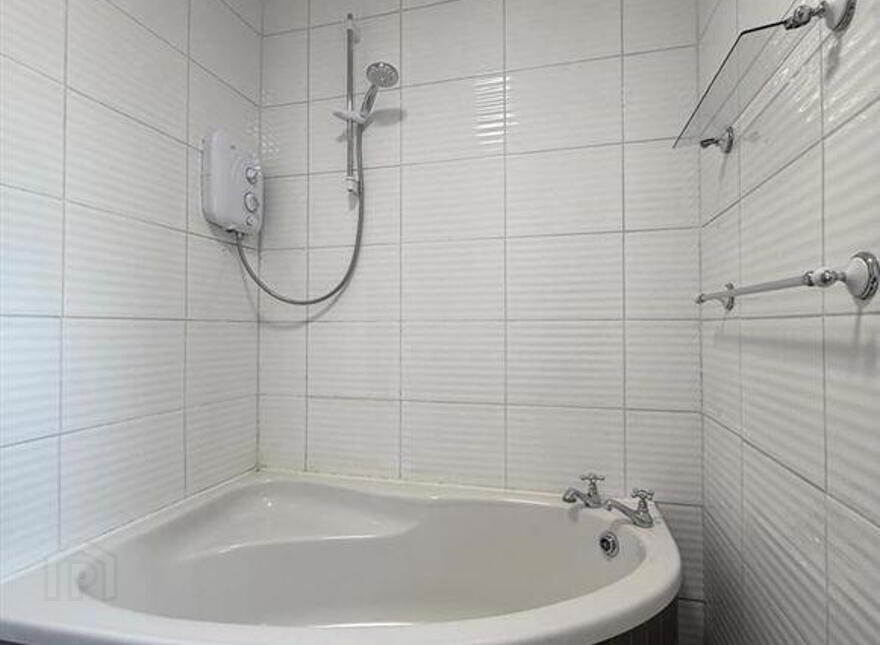 Convent Road, Ballaghaderreen, F45DK19