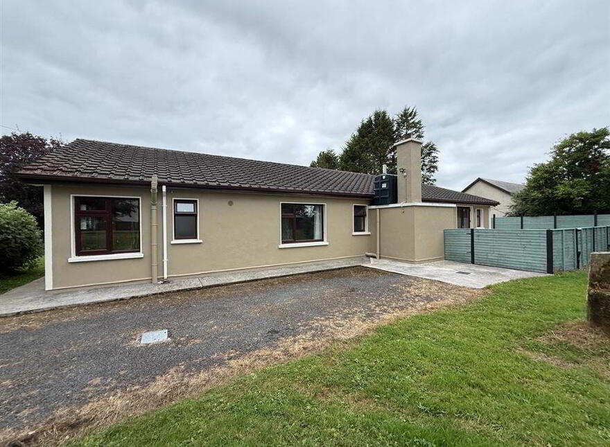 Convent Road, Ballaghaderreen, F45DK19
