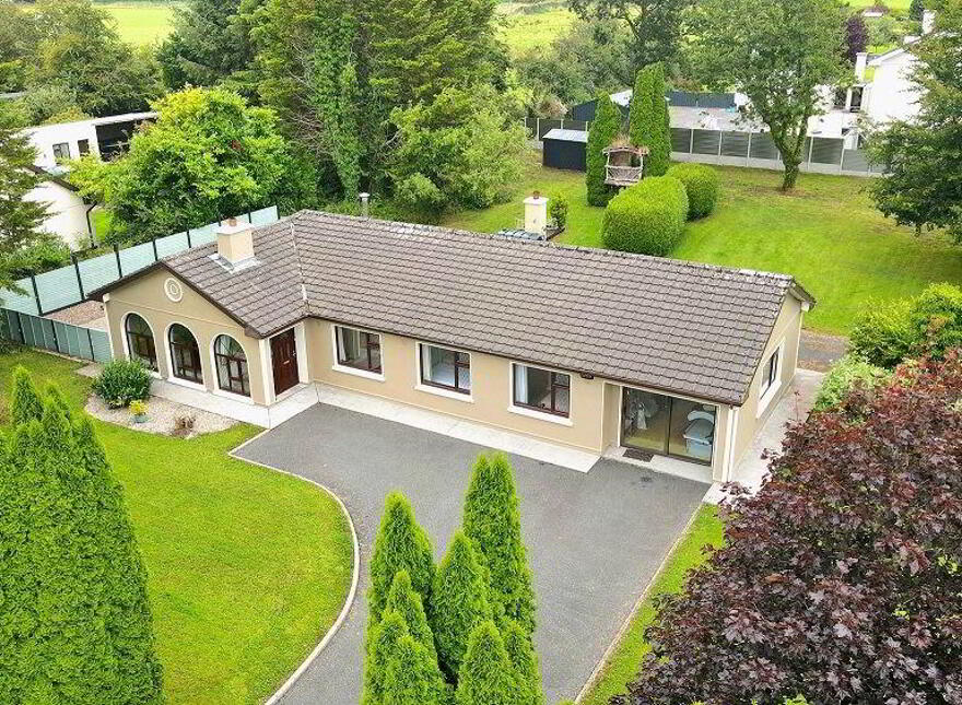 Convent Road, Ballaghaderreen, F45DK19