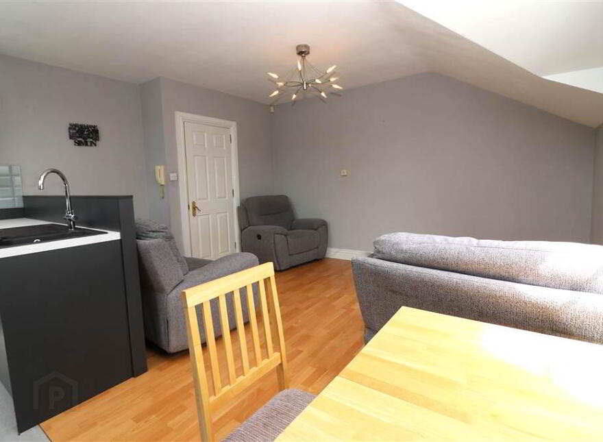 5 Glenmore Place, Lambeg Road, Lisburn, BT27 4QT