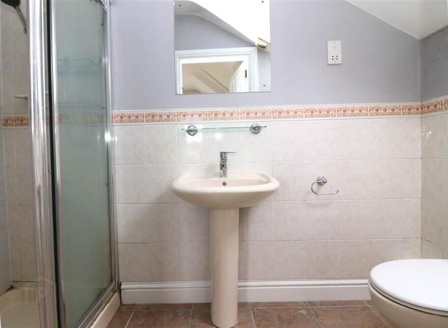 5 Glenmore Place, Lambeg Road, Lisburn, BT27 4QT