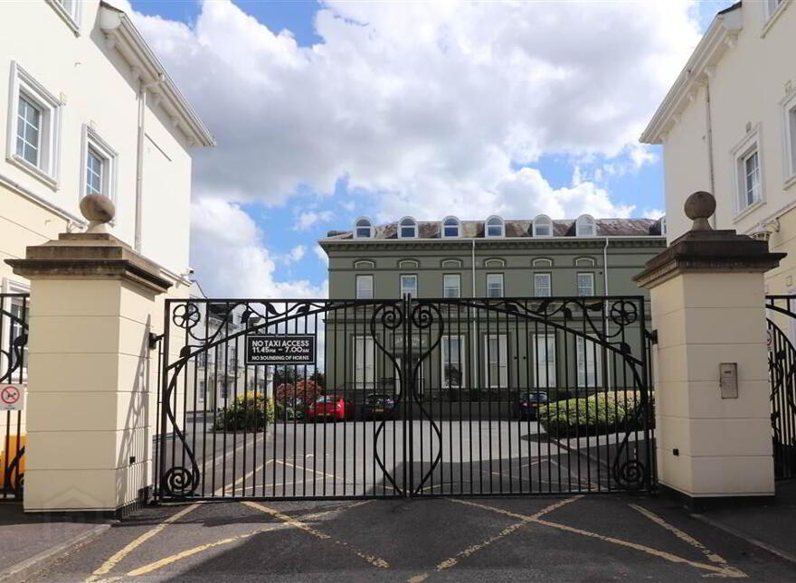 5 Glenmore Place, Lambeg Road, Lisburn, BT27 4QT