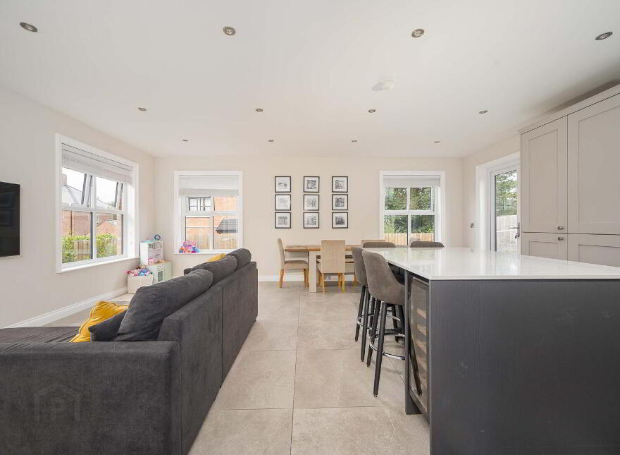 7B Mornington, Belfast, BT7 3JS