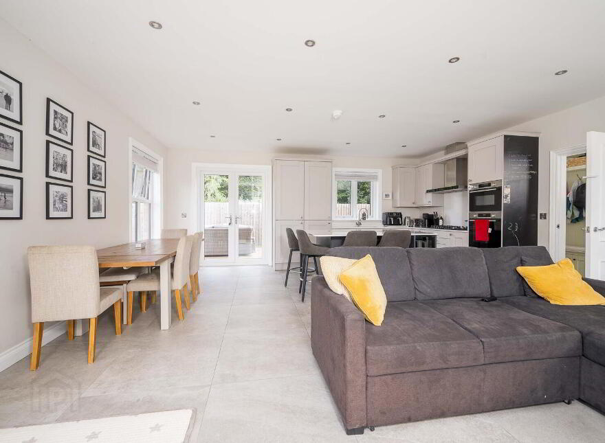 7B Mornington, Belfast, BT7 3JS