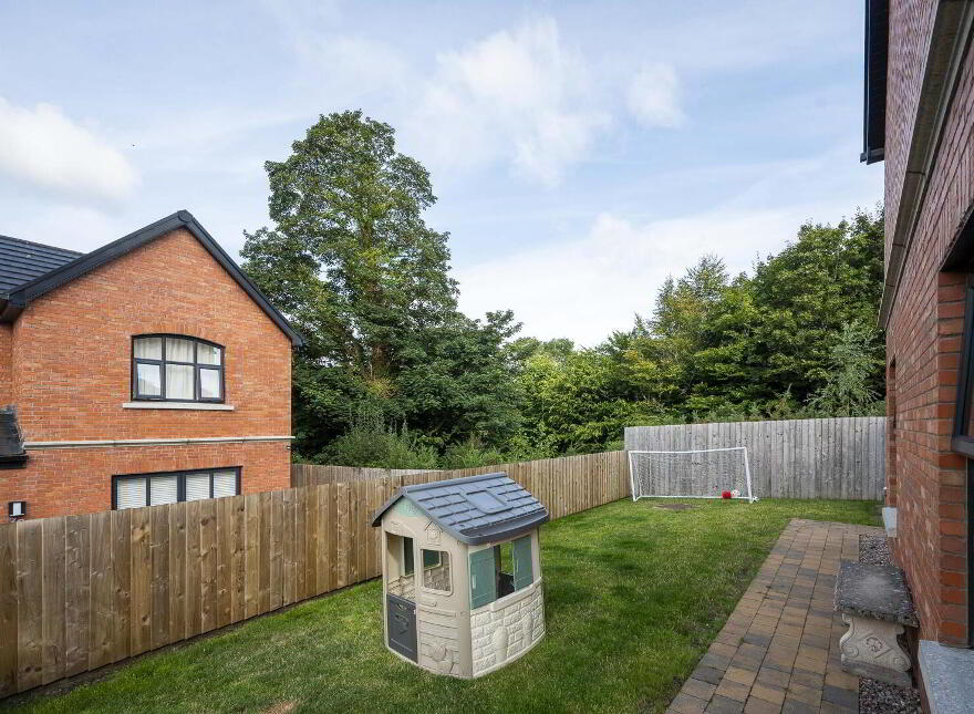 7B Mornington, Belfast, BT7 3JS
