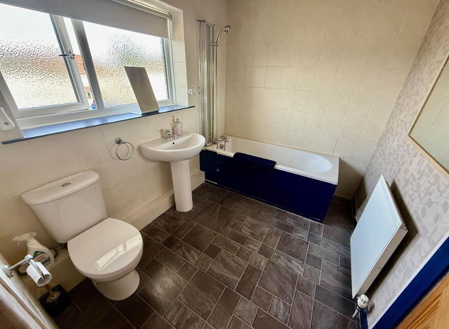 11 Camlough Place, Castlereagh, Belfast, BT6 9NZ
