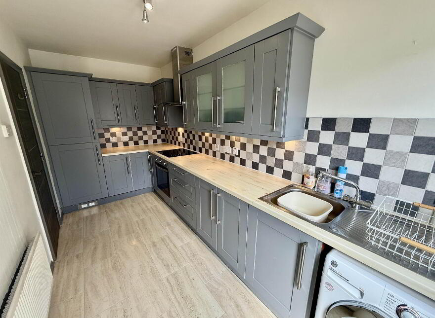 11 Camlough Place, Castlereagh, Belfast, BT6 9NZ