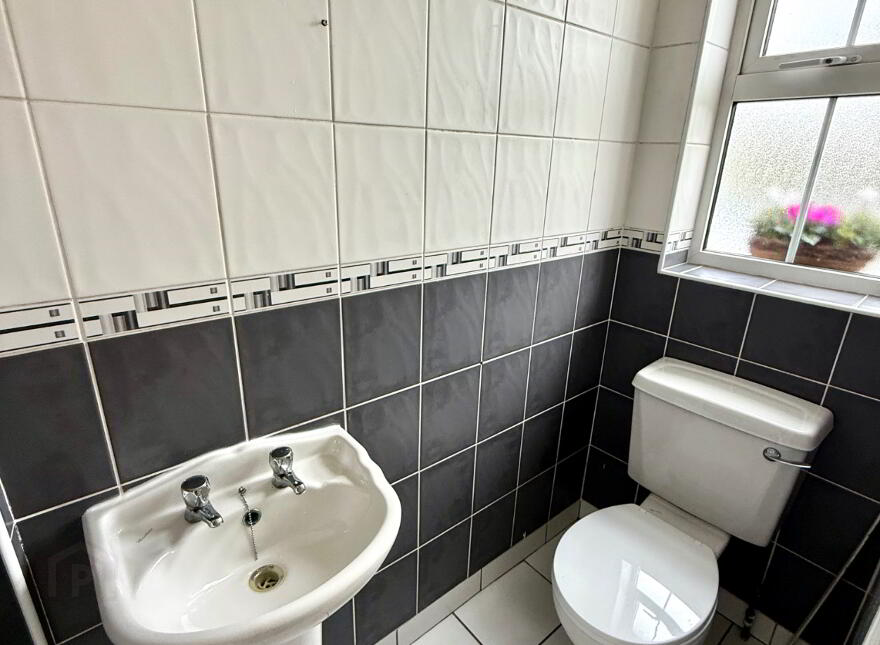 23 Ardanlee, Culmore, Derry, BT48 8RR