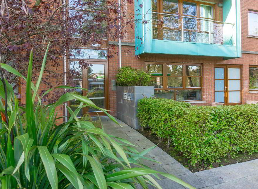 E1 Apartment The Elms, Malone Square, 77B Malone Road, Belfast, BT9 6SB