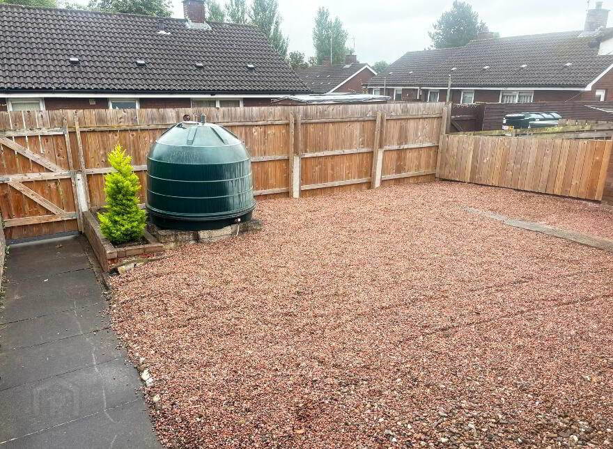 13 Iveagh Drive, Banbridge, BT32 3YE