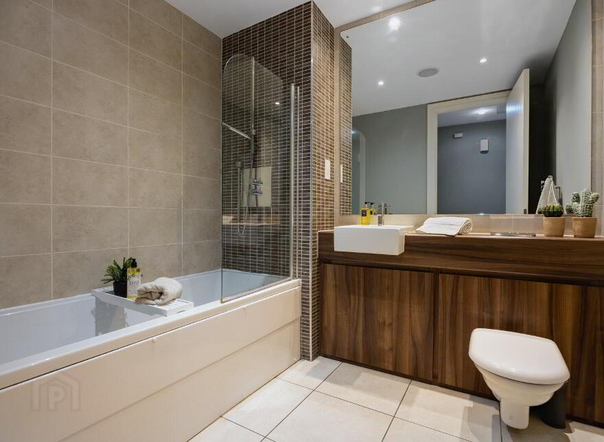 Apartment 10.32 The Arc 2J Queens Road, Belfast, BT3 9FP