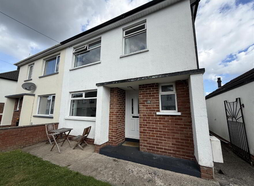 25 Ailesbury Crescent, Belfast, BT7 3EZ