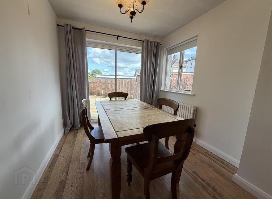 25 Ailesbury Crescent, Belfast, BT7 3EZ