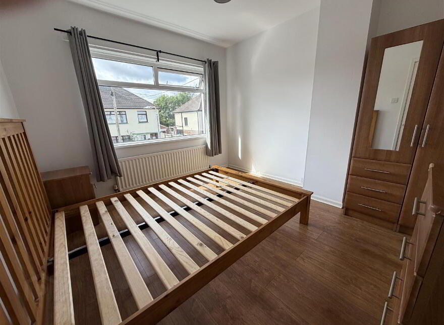 25 Ailesbury Crescent, Belfast, BT7 3EZ