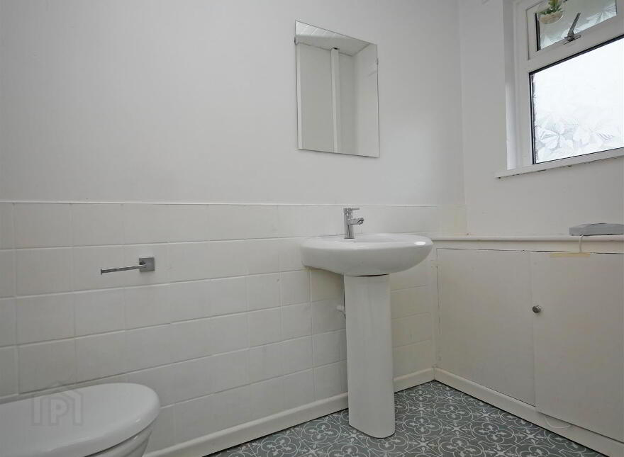 25 Ailesbury Crescent, Belfast, BT7 3EZ