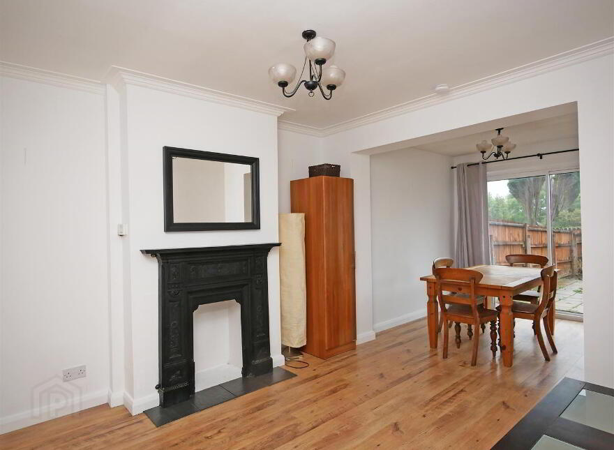 25 Ailesbury Crescent, Belfast, BT7 3EZ