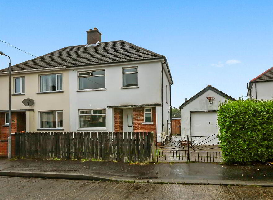 25 Ailesbury Crescent, Belfast, BT7 3EZ