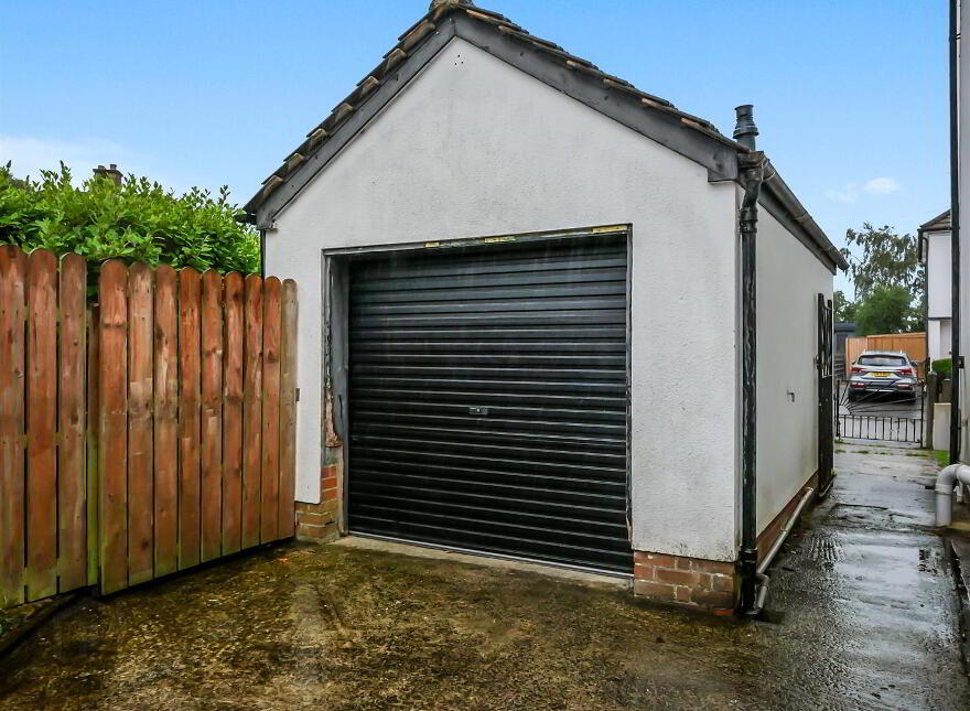 25 Ailesbury Crescent, Belfast, BT7 3EZ