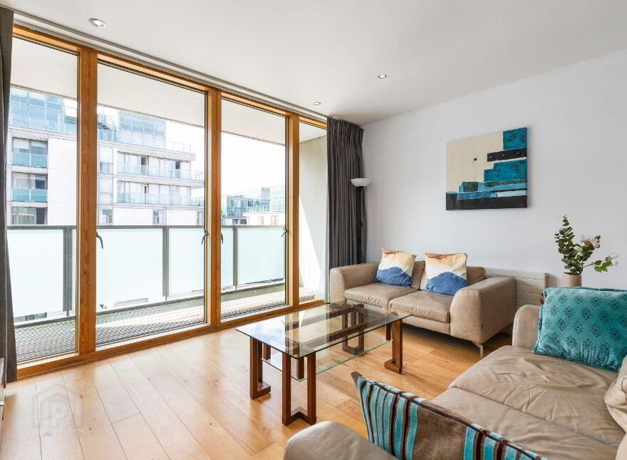 Apartment 21 Saunders House IFSC, Ifsc, D01C827