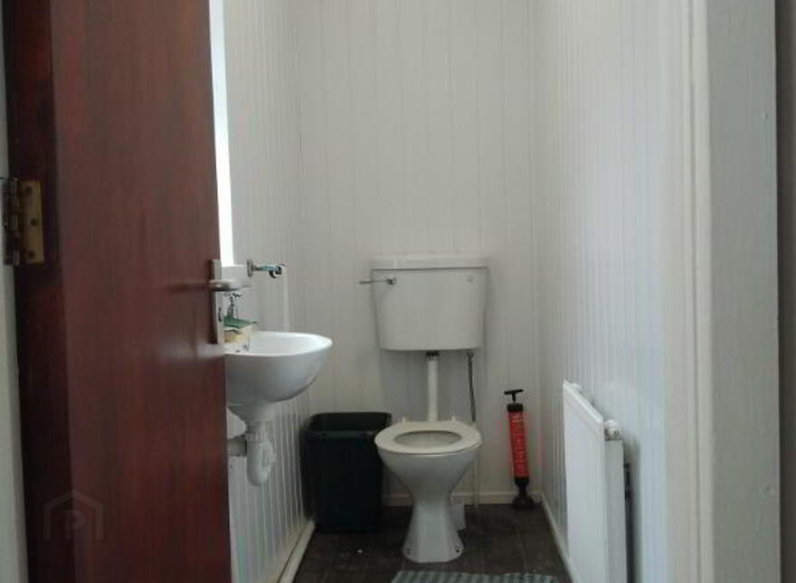 140 Dunluce Avenue, Belfast, BT9 7AZ