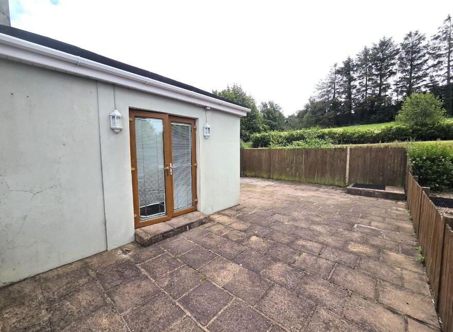 Woodbine Cottage, Nash's Boreen, Fairhill, T23R205