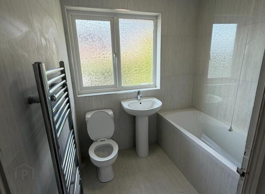44 Queens Avenue, Belfast, BT36 5HU