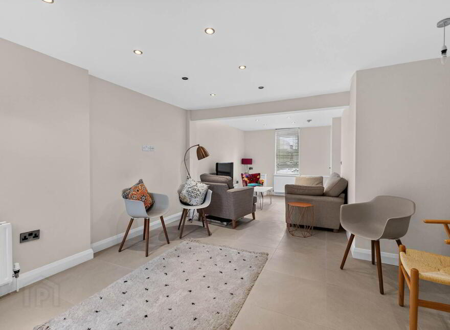 25 Maryville Avenue, Belfast, BT9 7HE