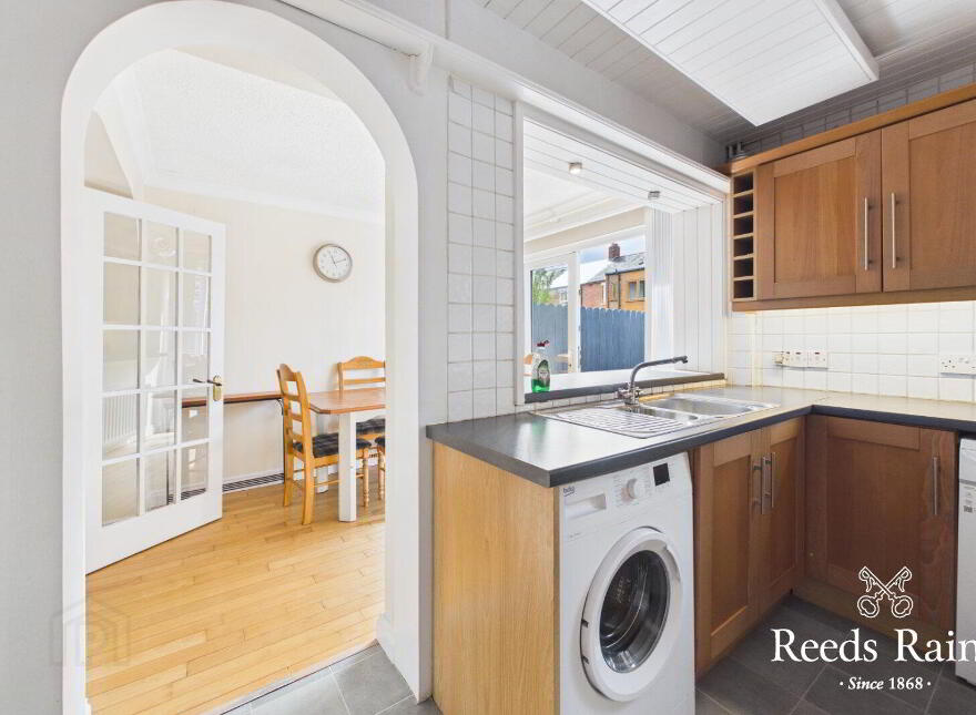 24 Ulsterville Gardens, Lisburn Road, Belfast, BT9 7BA