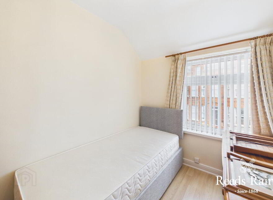 24 Ulsterville Gardens, Lisburn Road, Belfast, BT9 7BA