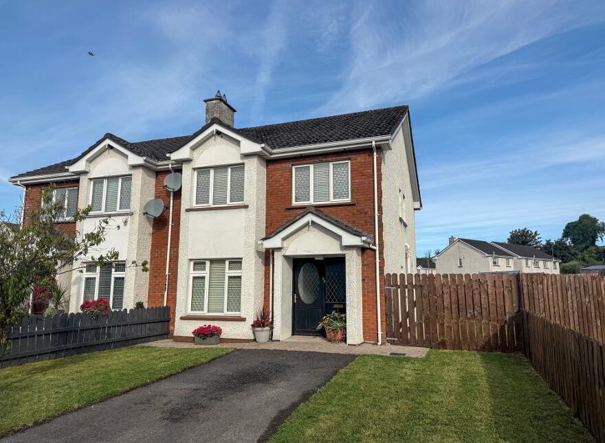 22 The Meadows, Smithborough, H18X290