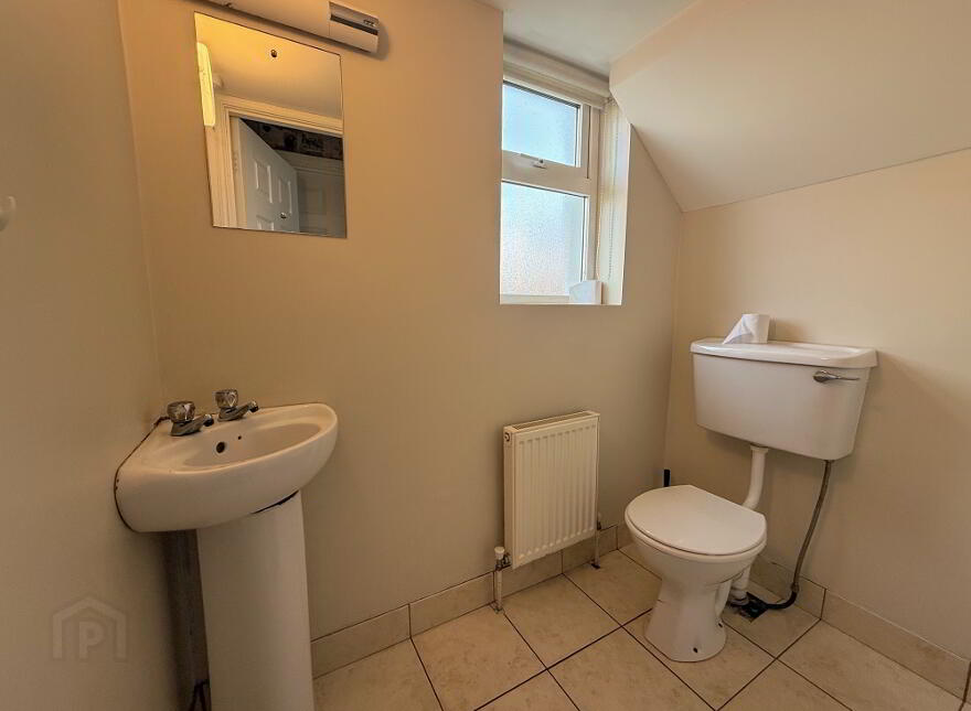 22 The Meadows, Smithborough, H18X290