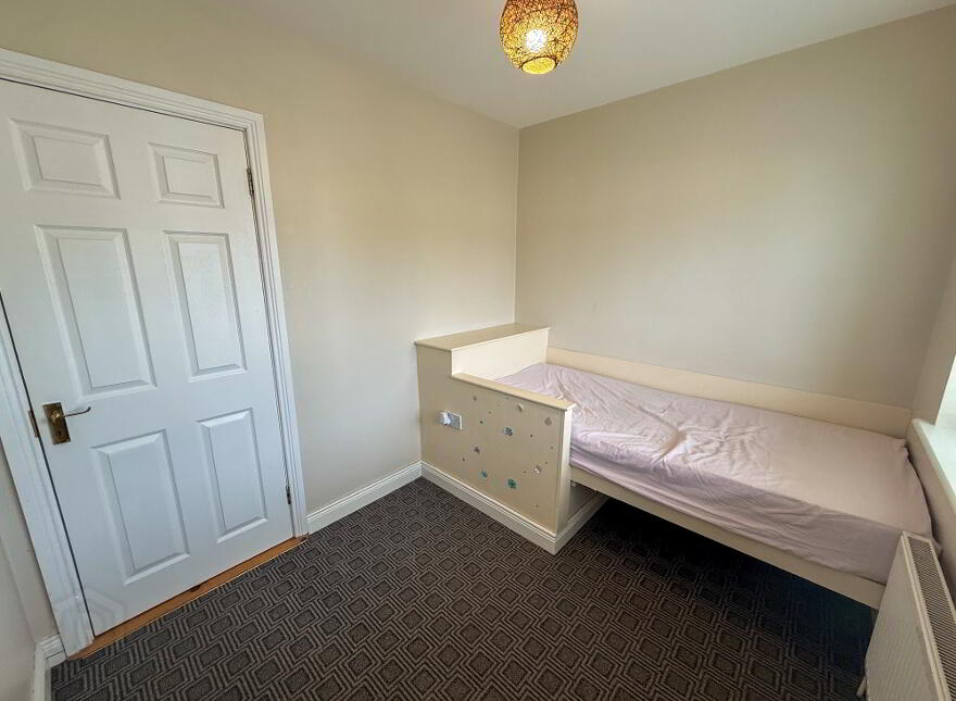 22 The Meadows, Smithborough, H18X290