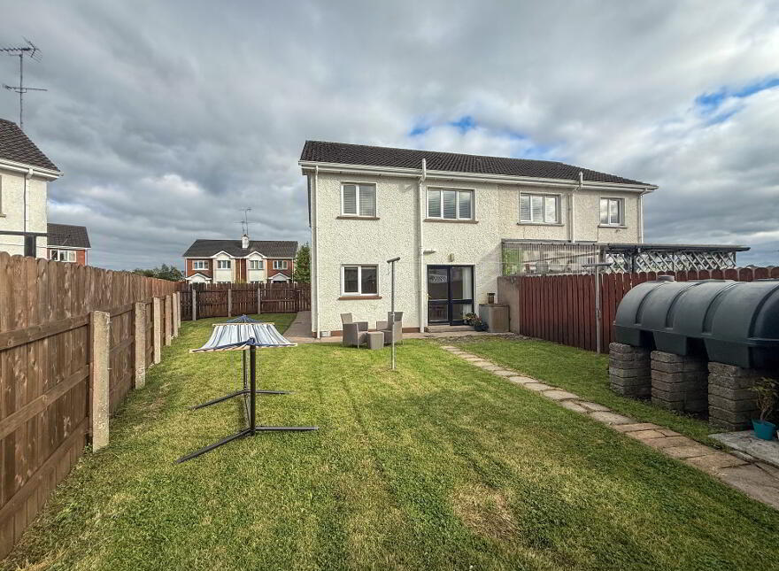 22 The Meadows, Smithborough, H18X290