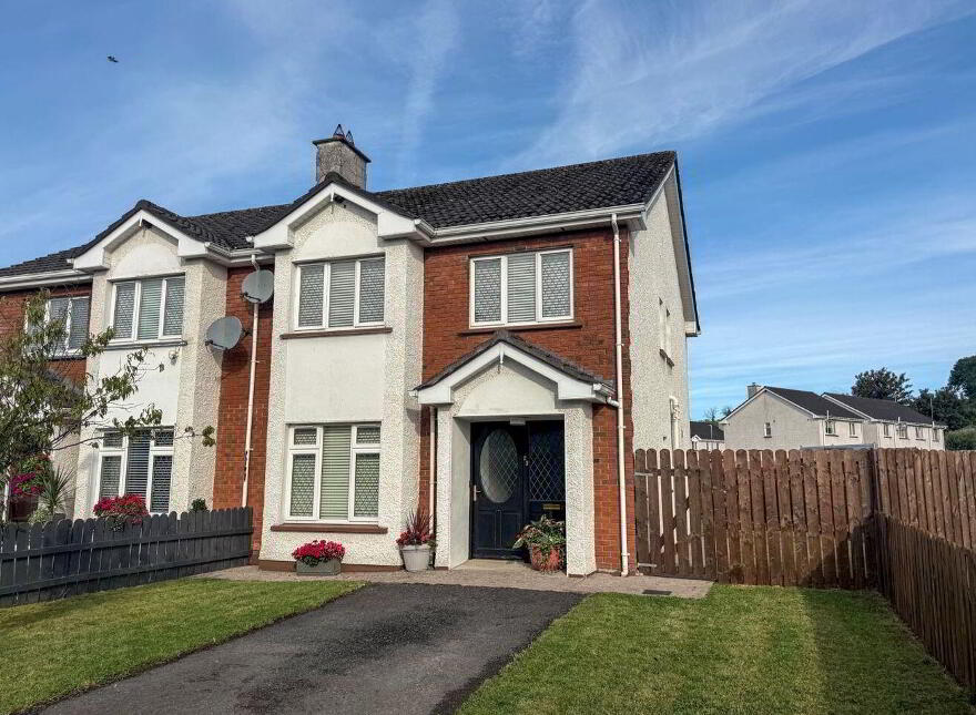 22 The Meadows, Smithborough, H18X290
